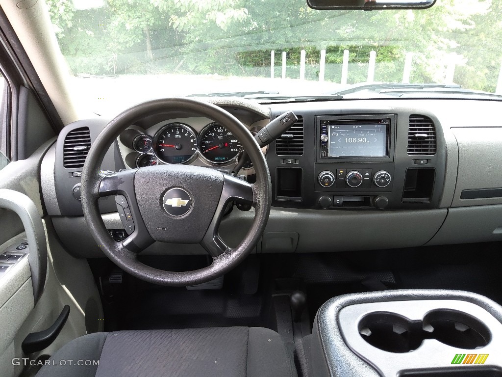 2014 Chevrolet Silverado 3500HD WT Crew Cab 4x4 Dashboard Photos