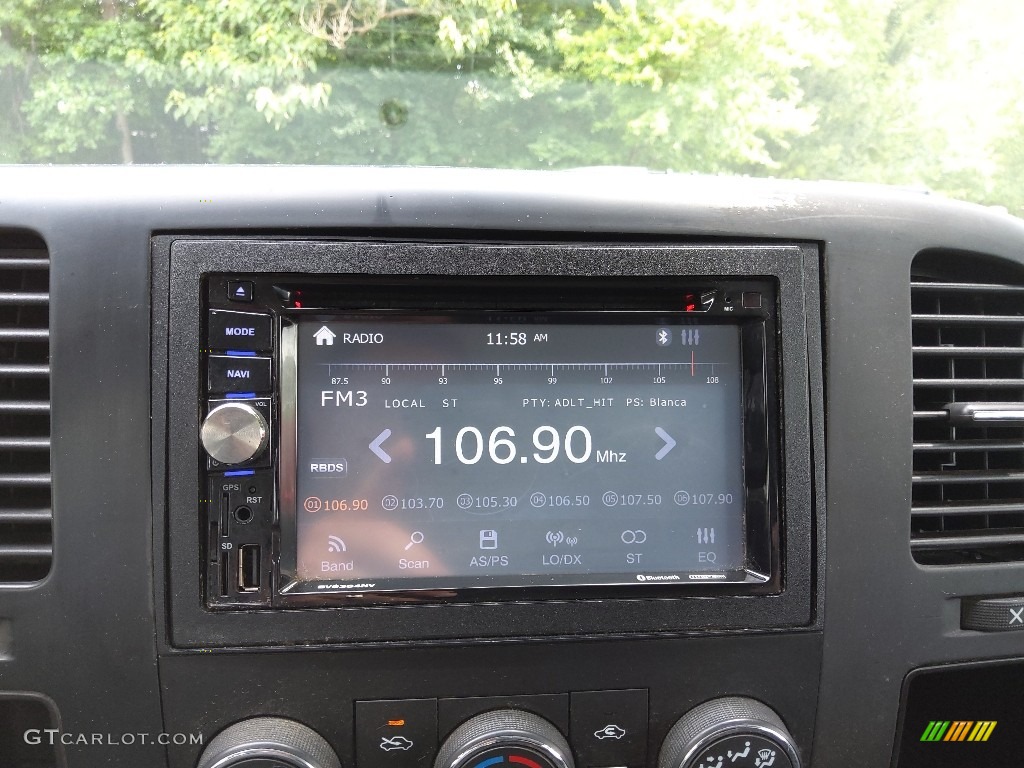 2014 Chevrolet Silverado 3500HD WT Crew Cab 4x4 Audio System Photos