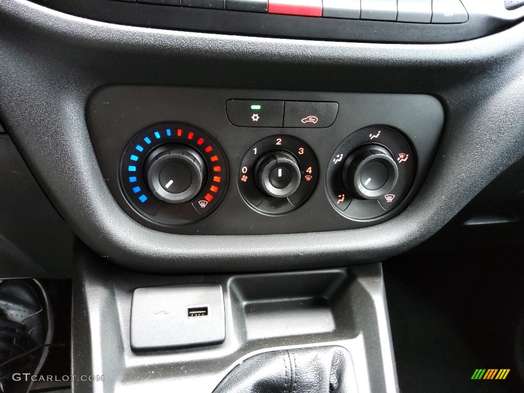 2022 Ram ProMaster City Tradesman Cargo Van Controls Photo #144603634