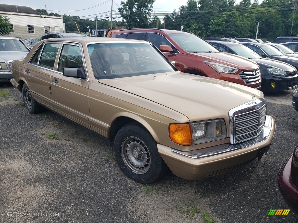 Champagne Metallic 1982 Mercedes-Benz S Class 380 SEL Exterior Photo #144607107