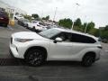 2021 Blizzard White Pearl Toyota Highlander XLE AWD  photo #6