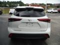 2021 Blizzard White Pearl Toyota Highlander XLE AWD  photo #8