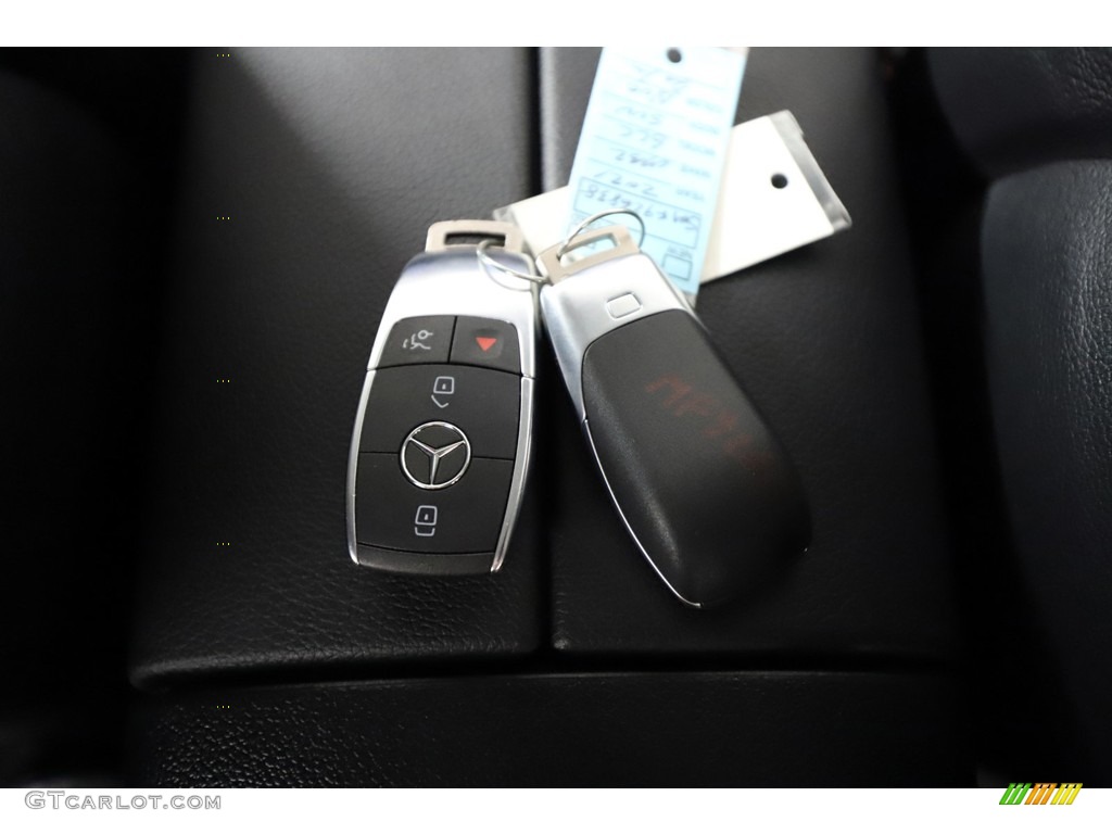 2021 GLC 300 - Lunar Blue Metallic / Black photo #28