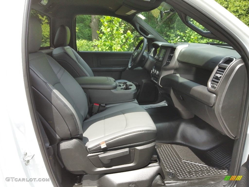 2022 Ram 2500 Tradesman Regular Cab Front Seat Photos