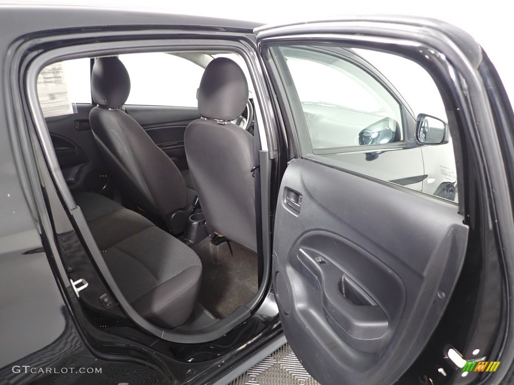 2018 Mitsubishi Mirage ES Door Panel Photos