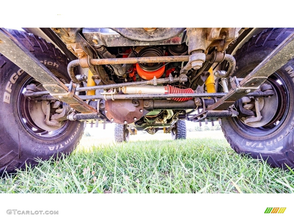 1986 Jeep CJ7 4x4 Undercarriage Photo #144611502