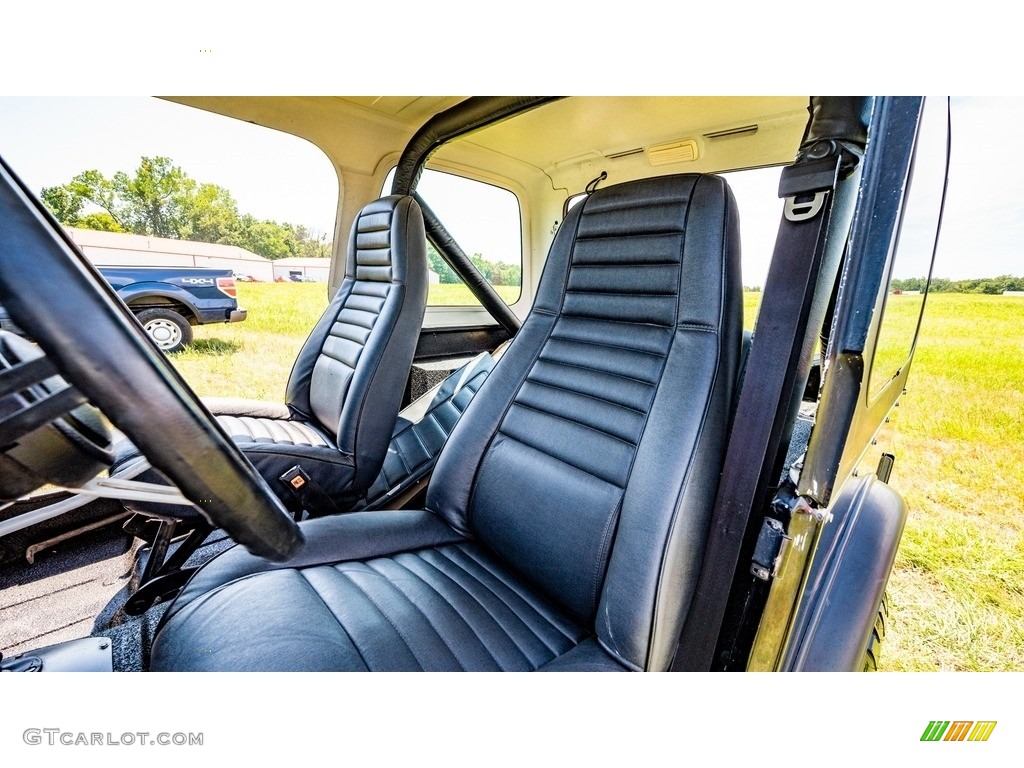 1986 CJ7 4x4 - Black / Black photo #17