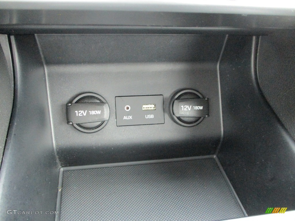 2019 Elantra SE - Quartz White Pearl / Black photo #18