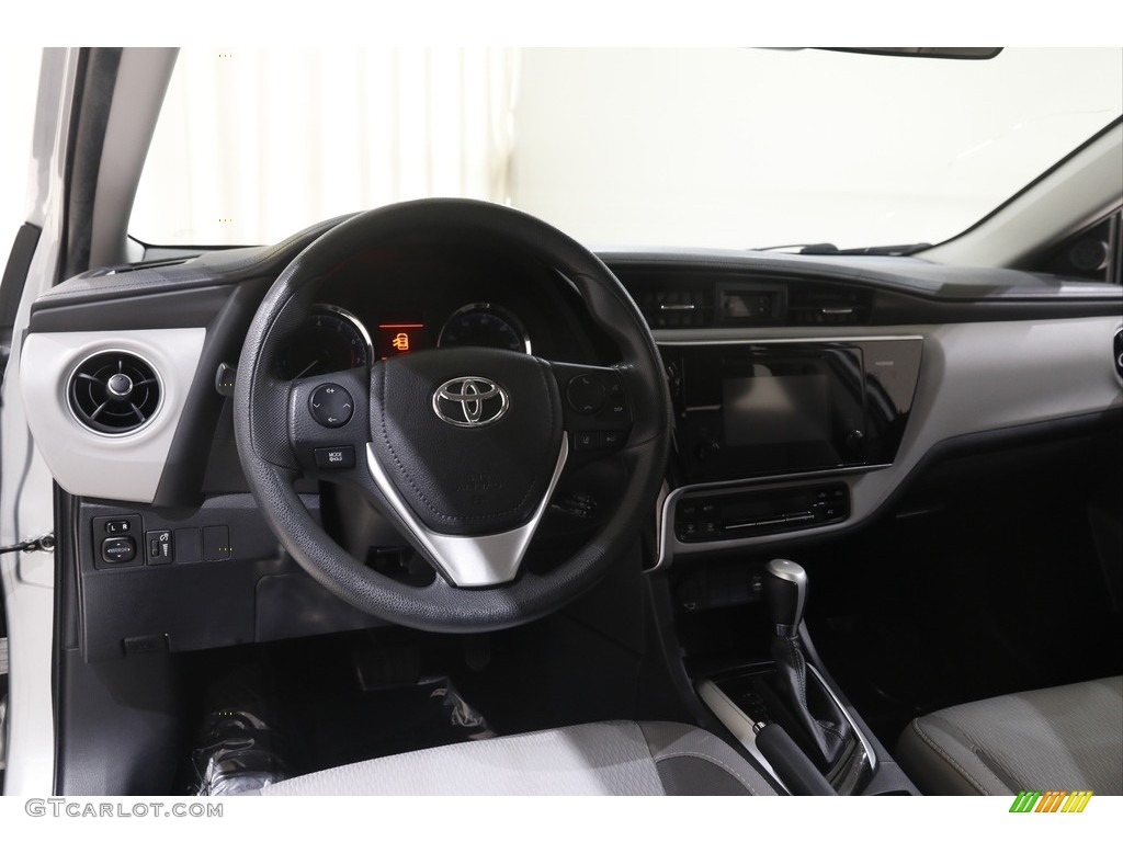 2017 Corolla LE - Classic Silver Metalic / Ash Gray photo #6