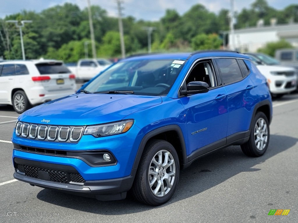 2022 Laser Blue Pearl Jeep Compass Latitude 4x4 144619557 Photo 4