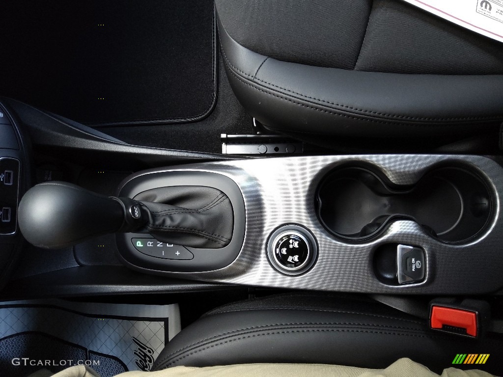 2022 Fiat 500X Trekking AWD Transmission Photos