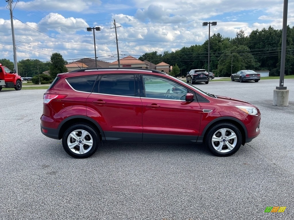 2016 Escape SE 4WD - Ruby Red Metallic / Charcoal Black photo #4