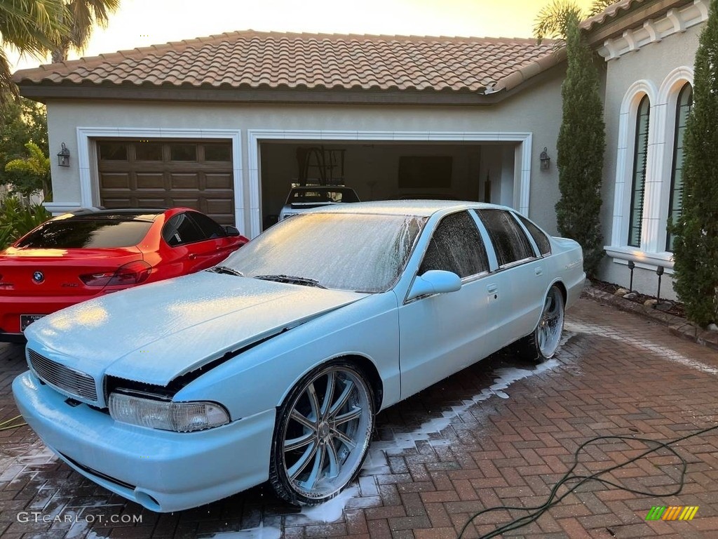 1995 Impala SS - White / Grey photo #6