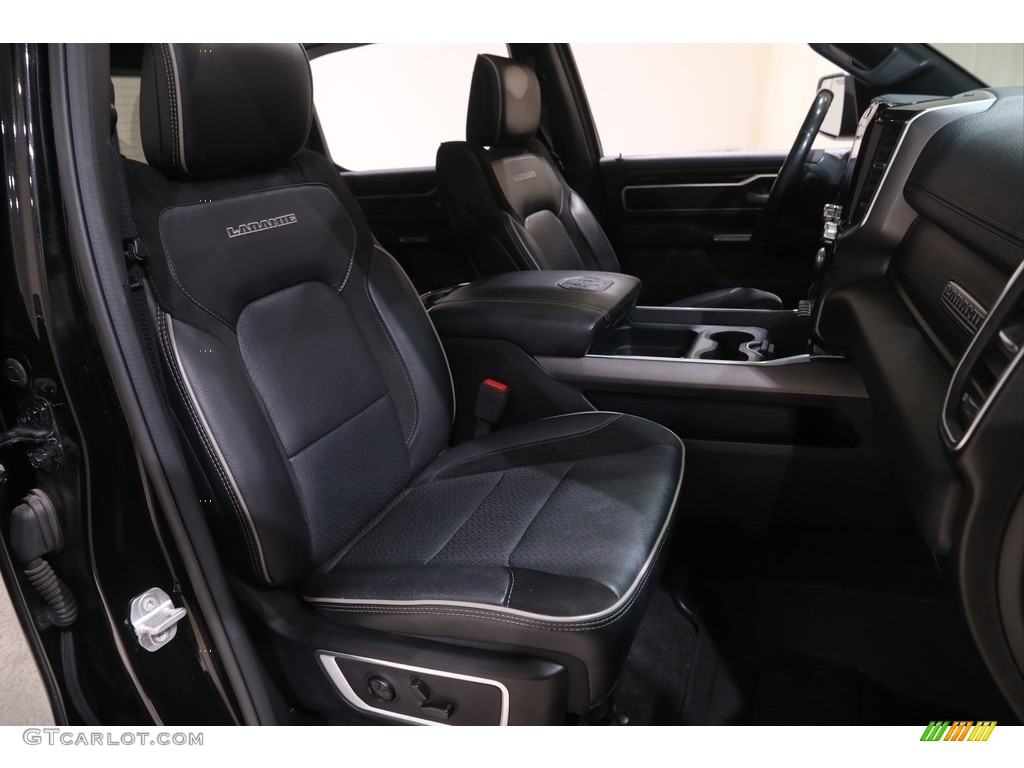 2020 1500 Laramie Crew Cab 4x4 - Diamond Black Crystal Pearl / Black photo #18