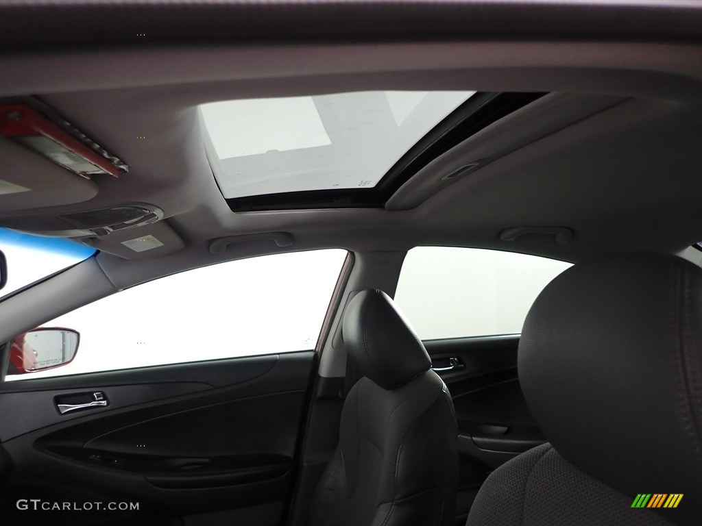 2013 Sonata SE - Venetian Red Pearl / Black photo #5