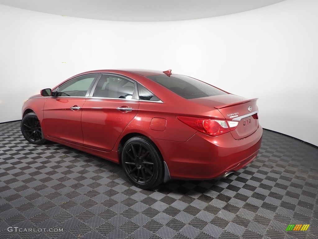 2013 Sonata SE - Venetian Red Pearl / Black photo #8