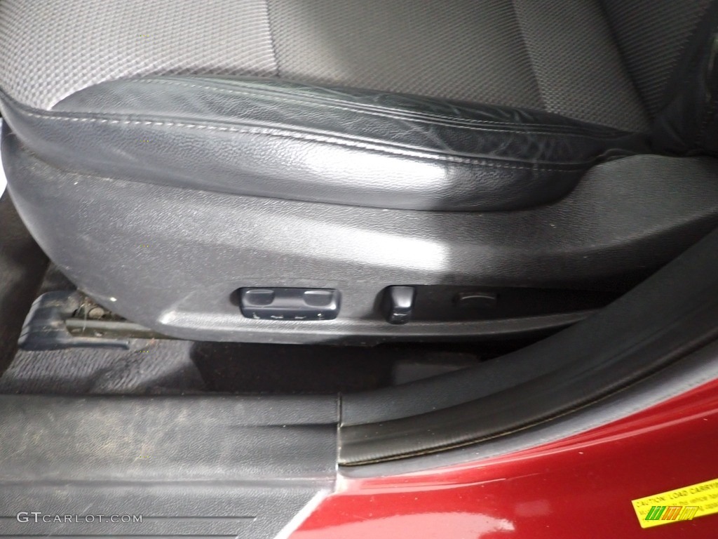 2013 Sonata SE - Venetian Red Pearl / Black photo #15