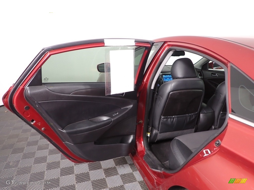 2013 Sonata SE - Venetian Red Pearl / Black photo #25