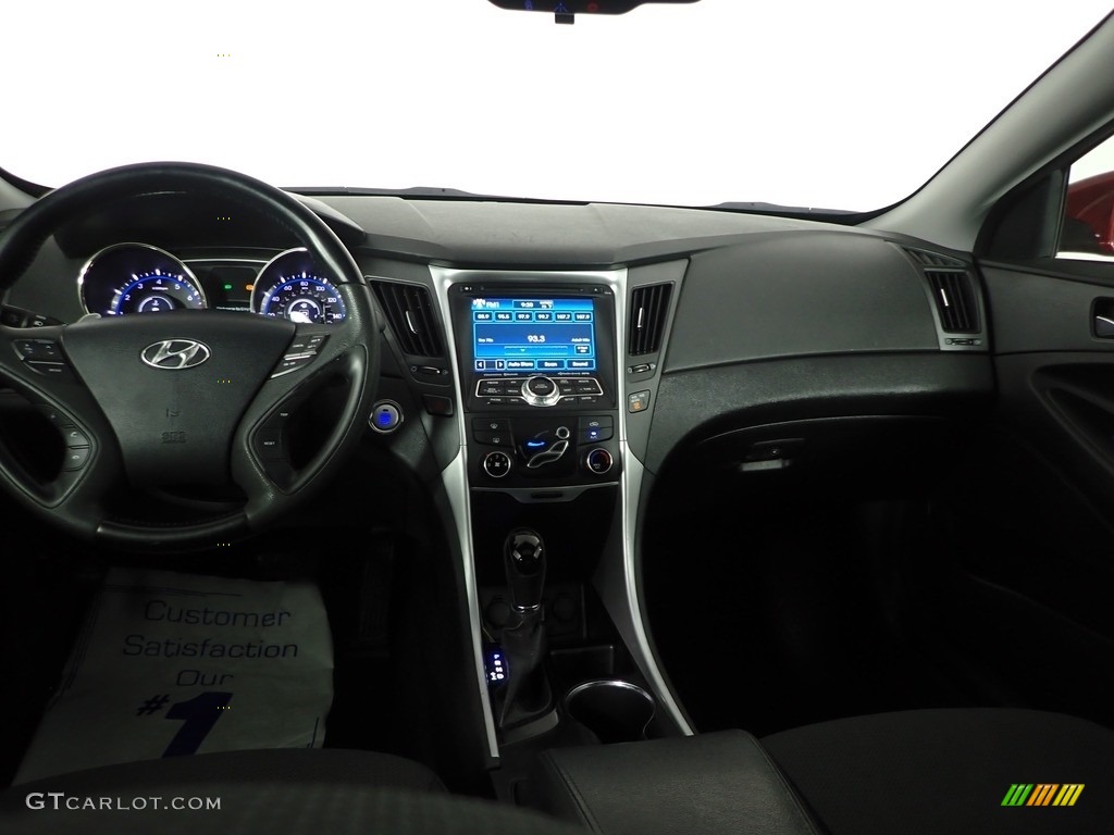 2013 Sonata SE - Venetian Red Pearl / Black photo #27