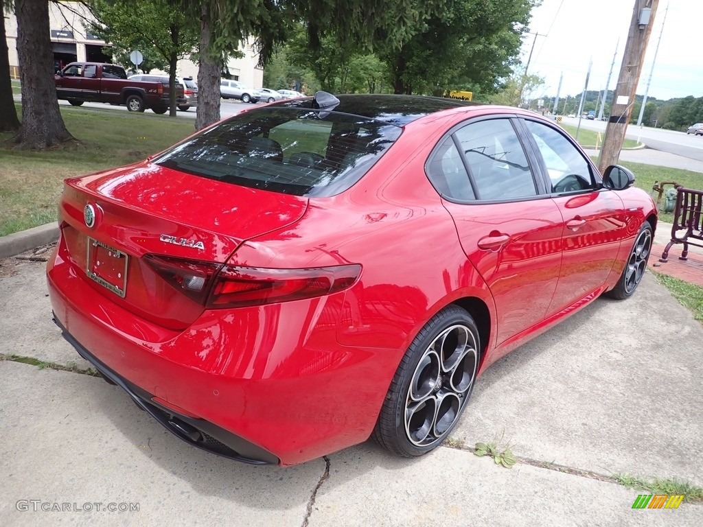 2022 Giulia Veloce AWD - Alfa Rosso (Red) / Black photo #5