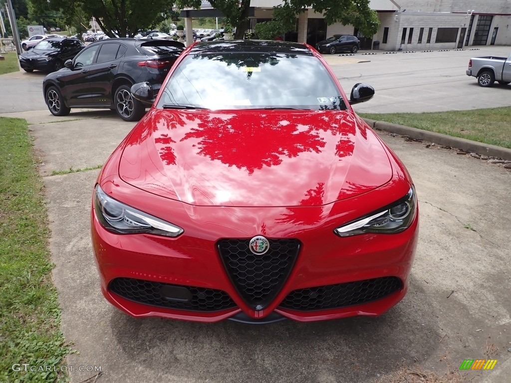 2022 Giulia Veloce AWD - Alfa Rosso (Red) / Black photo #8