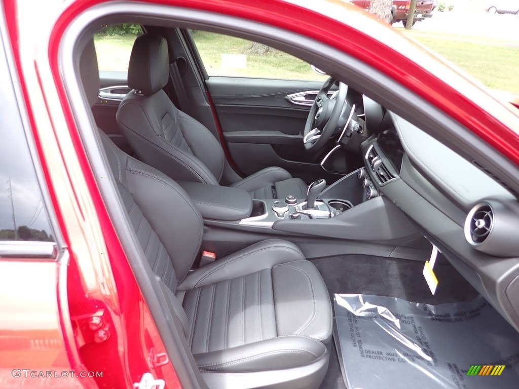 Black Interior 2022 Alfa Romeo Giulia Veloce AWD Photo #144629231