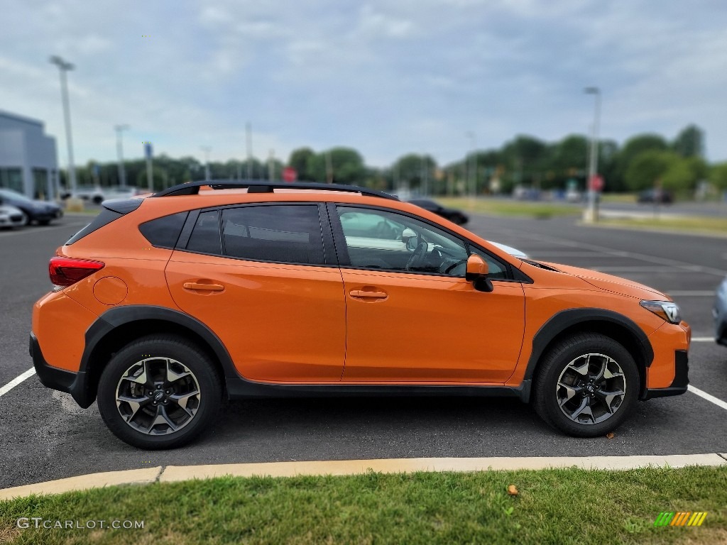 2019 Crosstrek 2.0i Premium - Sunshine Orange / Gray photo #4