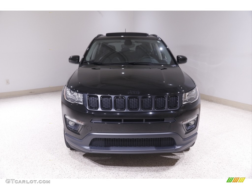 2021 Compass Latitude 4x4 - Diamond Black Crystal Pearl / Black photo #2