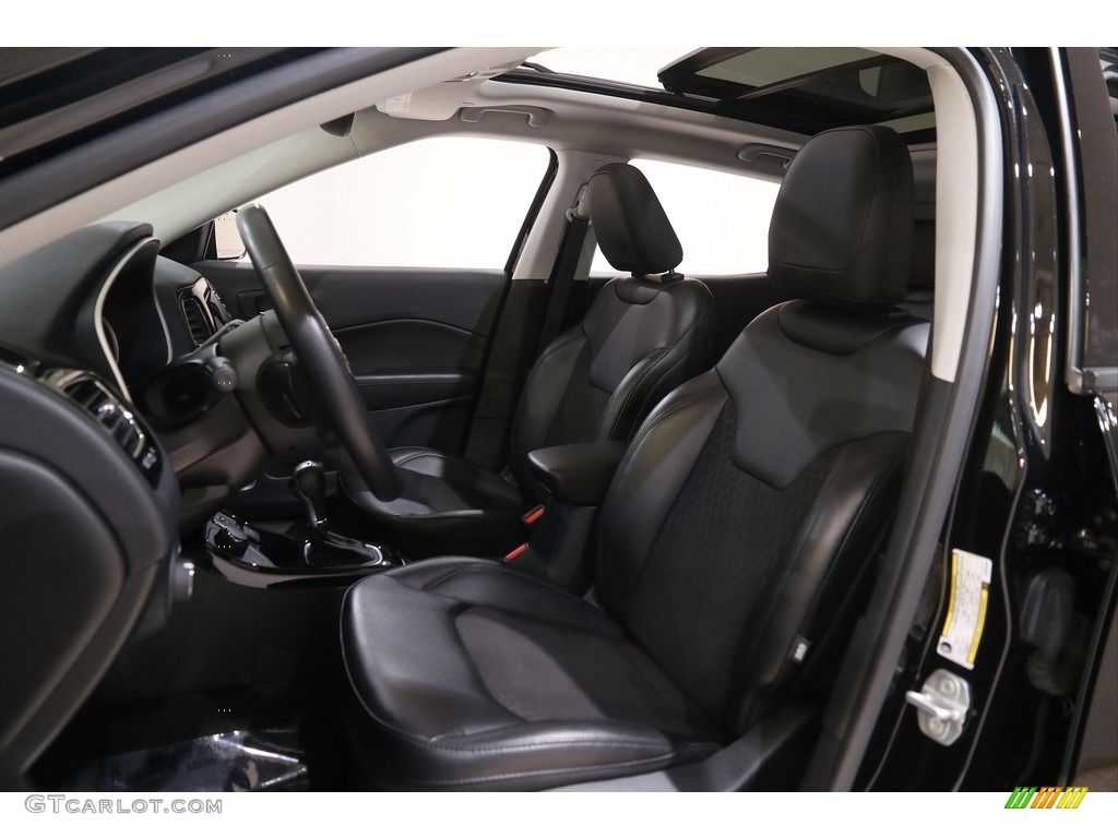 2021 Compass Latitude 4x4 - Diamond Black Crystal Pearl / Black photo #5