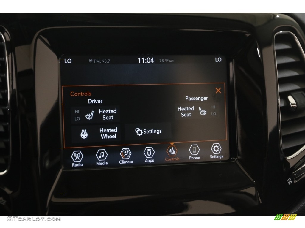 2021 Compass Latitude 4x4 - Diamond Black Crystal Pearl / Black photo #12