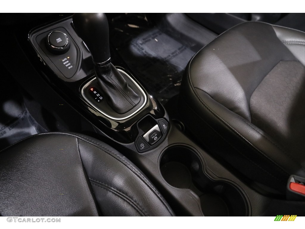 2021 Compass Latitude 4x4 - Diamond Black Crystal Pearl / Black photo #16