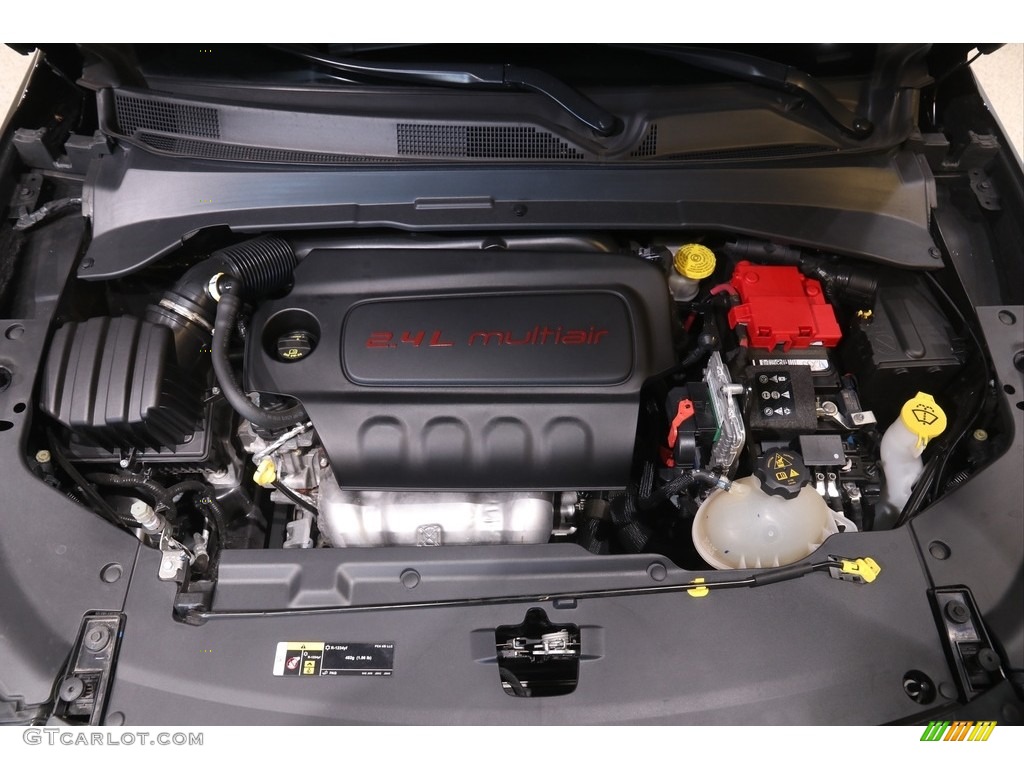 2021 Compass Latitude 4x4 - Diamond Black Crystal Pearl / Black photo #21