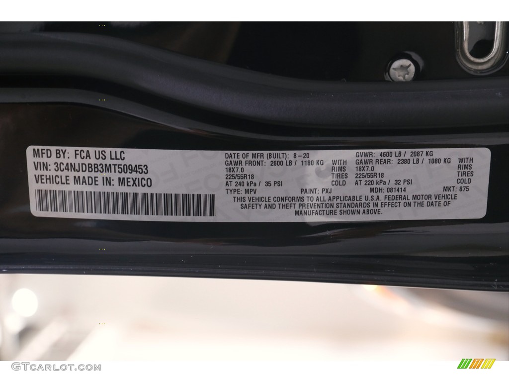 2021 Compass Latitude 4x4 - Diamond Black Crystal Pearl / Black photo #22