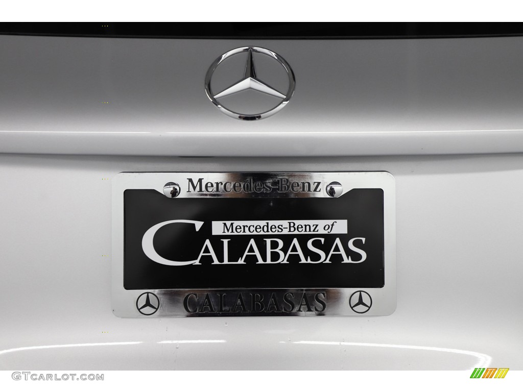 2020 GLC 300 - Iridium Silver Metallic / Black photo #9