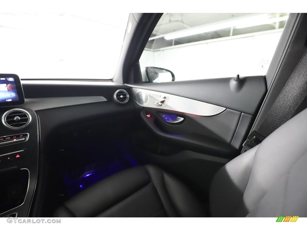 2020 GLC 300 - Iridium Silver Metallic / Black photo #26