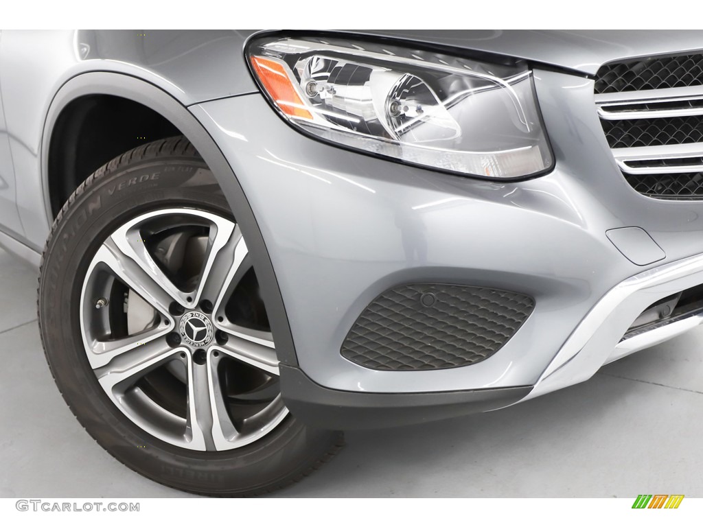 2019 GLC 300 4Matic - Selenite Grey Metallic / Black photo #3