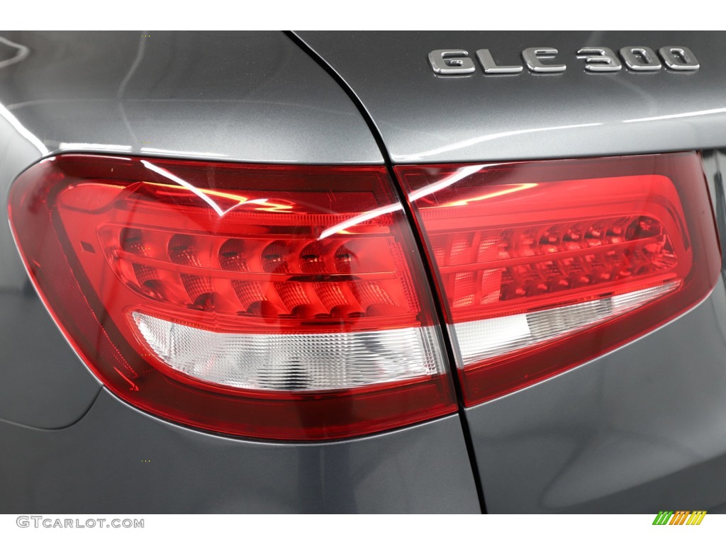 2019 GLC 300 4Matic - Selenite Grey Metallic / Black photo #11
