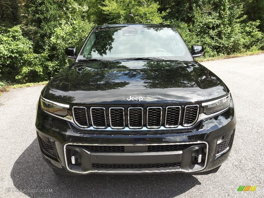 2022 Grand Cherokee Overland 4x4 - Diamond Black Crystal Pearl / Global Black photo #3