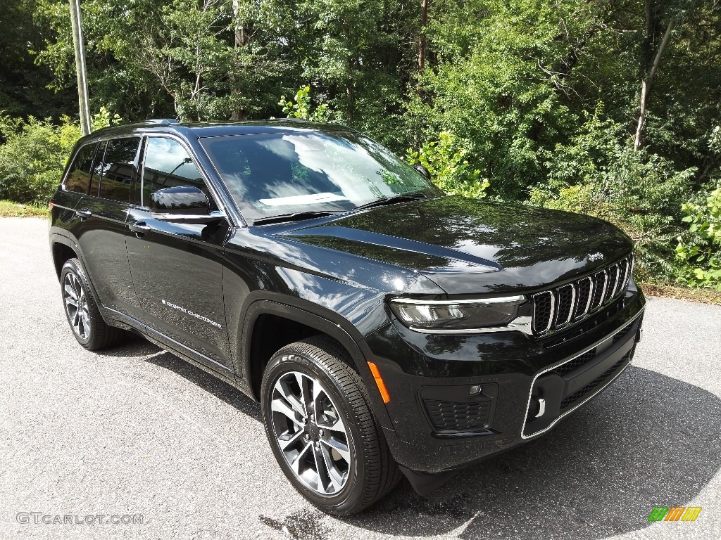 2022 Grand Cherokee Overland 4x4 - Diamond Black Crystal Pearl / Global Black photo #4