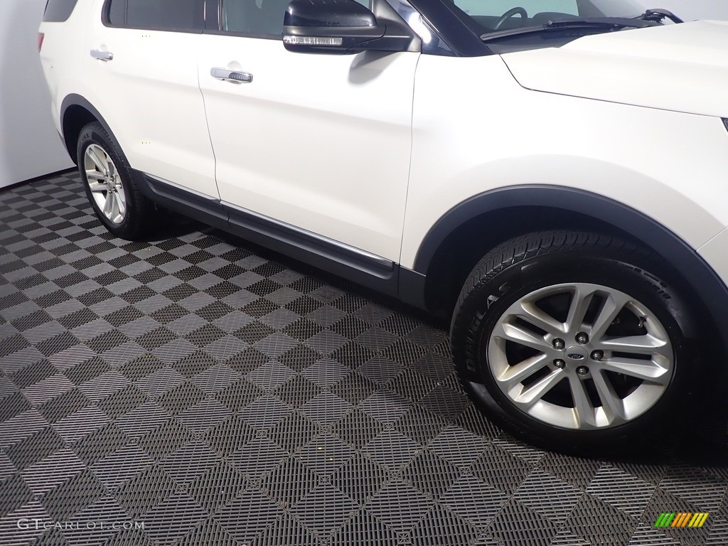 2014 Explorer XLT 4WD - Oxford White / Charcoal Black photo #5