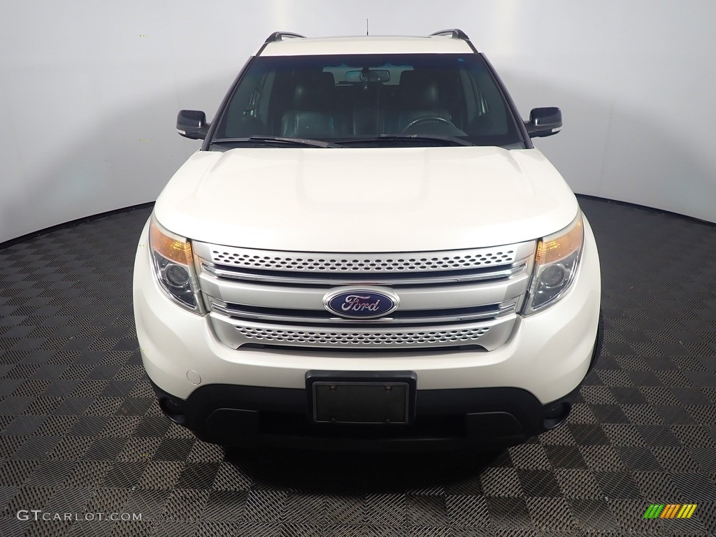 2014 Explorer XLT 4WD - Oxford White / Charcoal Black photo #6