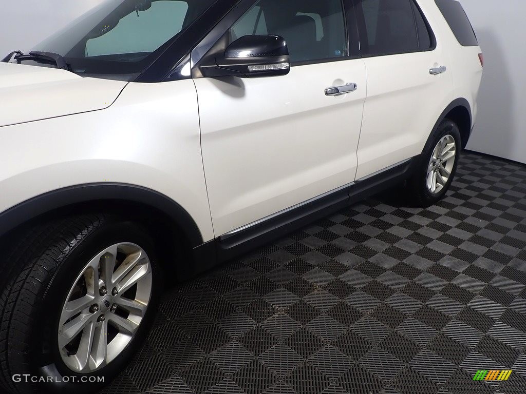 2014 Explorer XLT 4WD - Oxford White / Charcoal Black photo #11