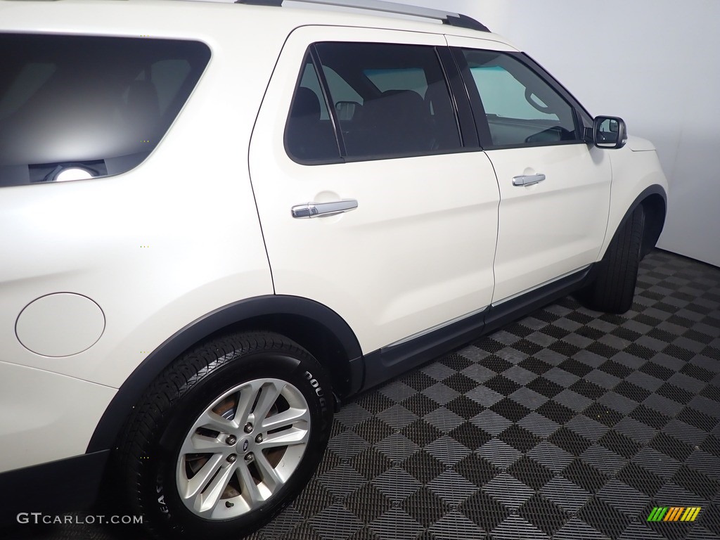 2014 Explorer XLT 4WD - Oxford White / Charcoal Black photo #21