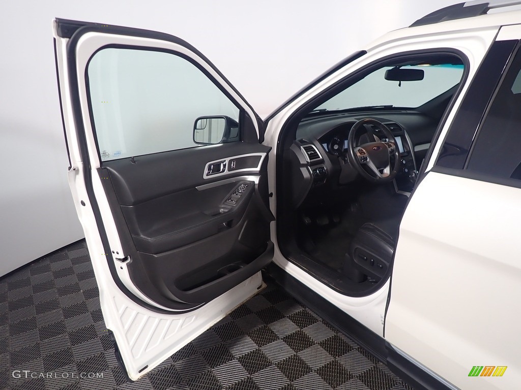 2014 Explorer XLT 4WD - Oxford White / Charcoal Black photo #23