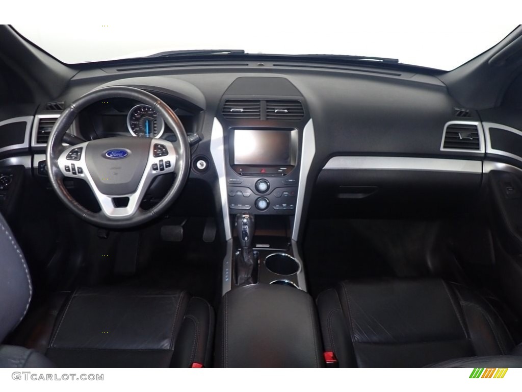 2014 Explorer XLT 4WD - Oxford White / Charcoal Black photo #27