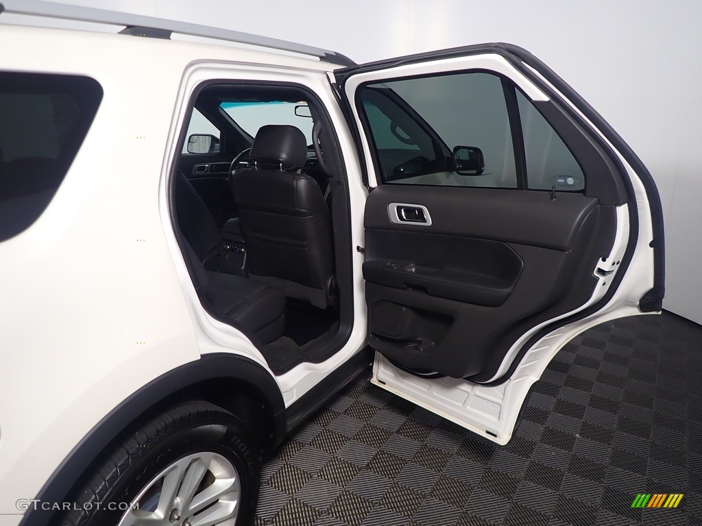 2014 Explorer XLT 4WD - Oxford White / Charcoal Black photo #39