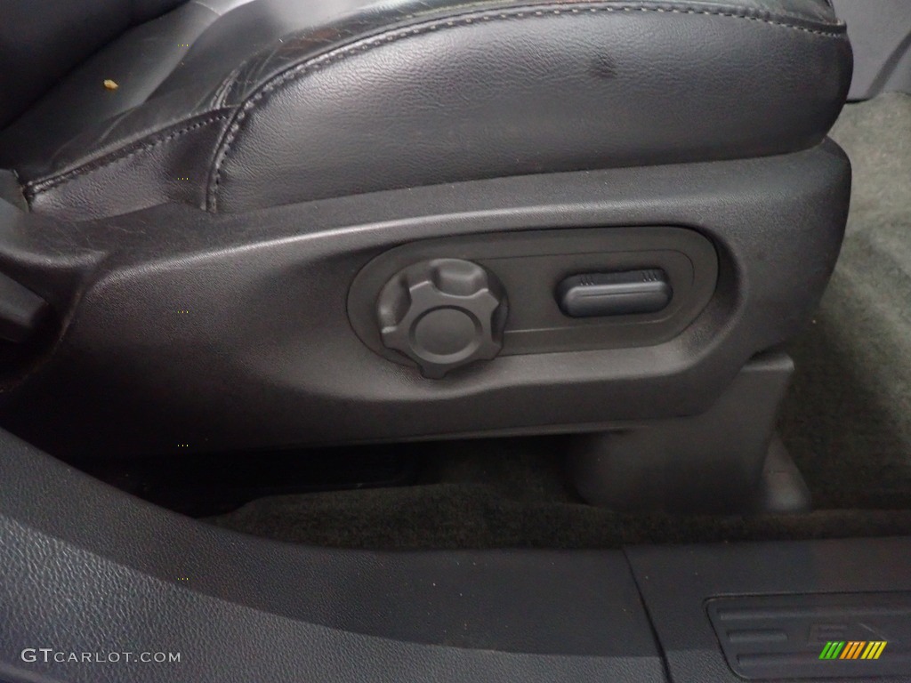 2014 Explorer XLT 4WD - Oxford White / Charcoal Black photo #43