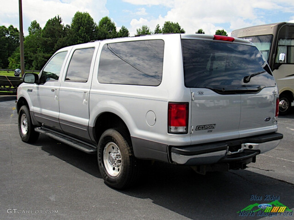 Silver Metallic 2001 Ford Excursion XLT 4x4 Exterior Photo #144640104