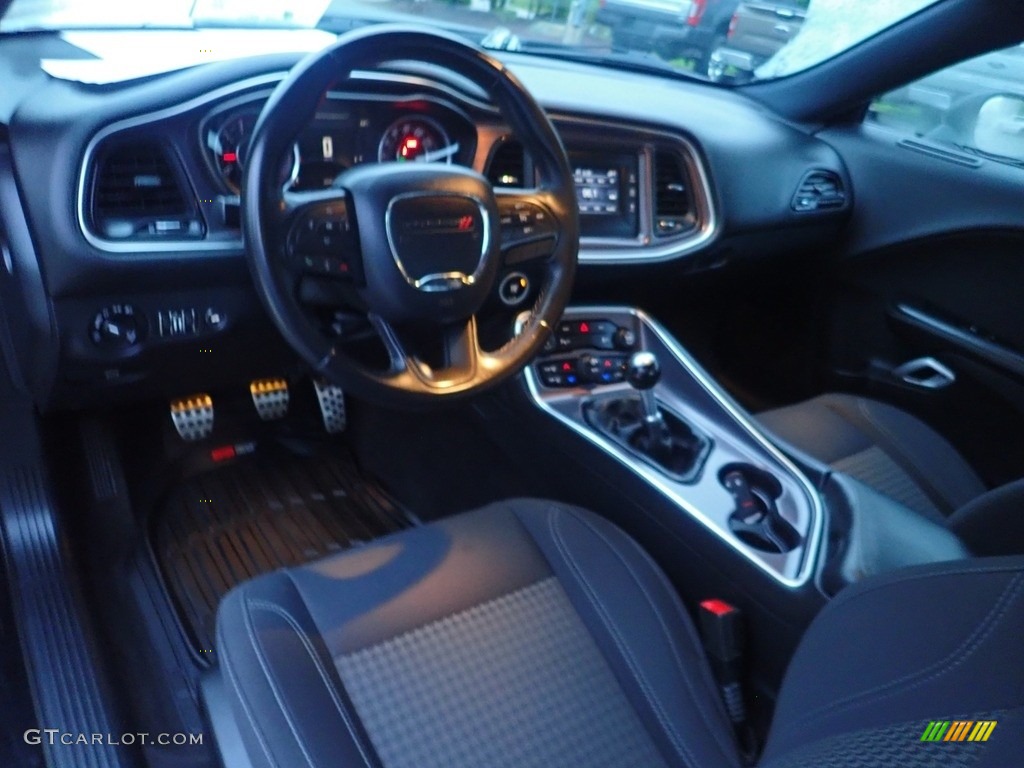 2015 Challenger R/T - Pitch Black / Black photo #19