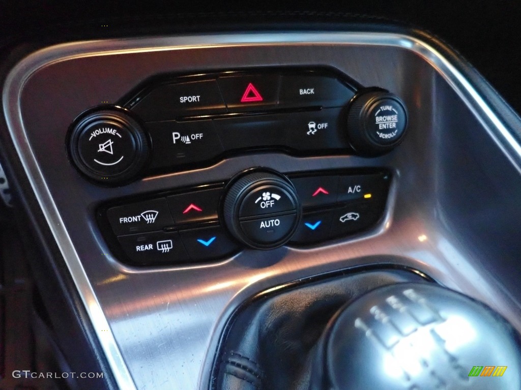 2015 Challenger R/T - Pitch Black / Black photo #26
